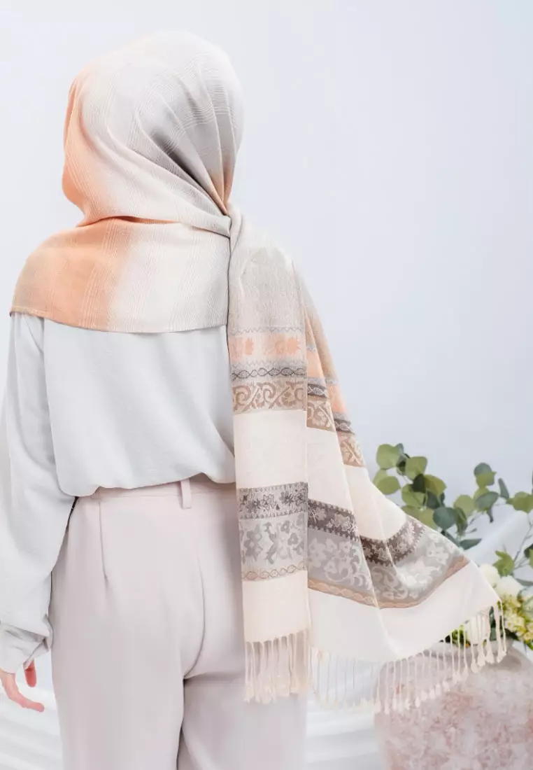 Hijab Pashmina Wanita Reversible Viscose Multicolour Vintage Pattern Pashmina Shawl Syal Wanita Ivory Mist