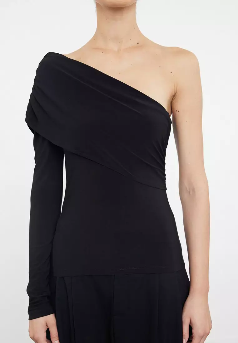 Asymmetric Cut Knitted Blouse