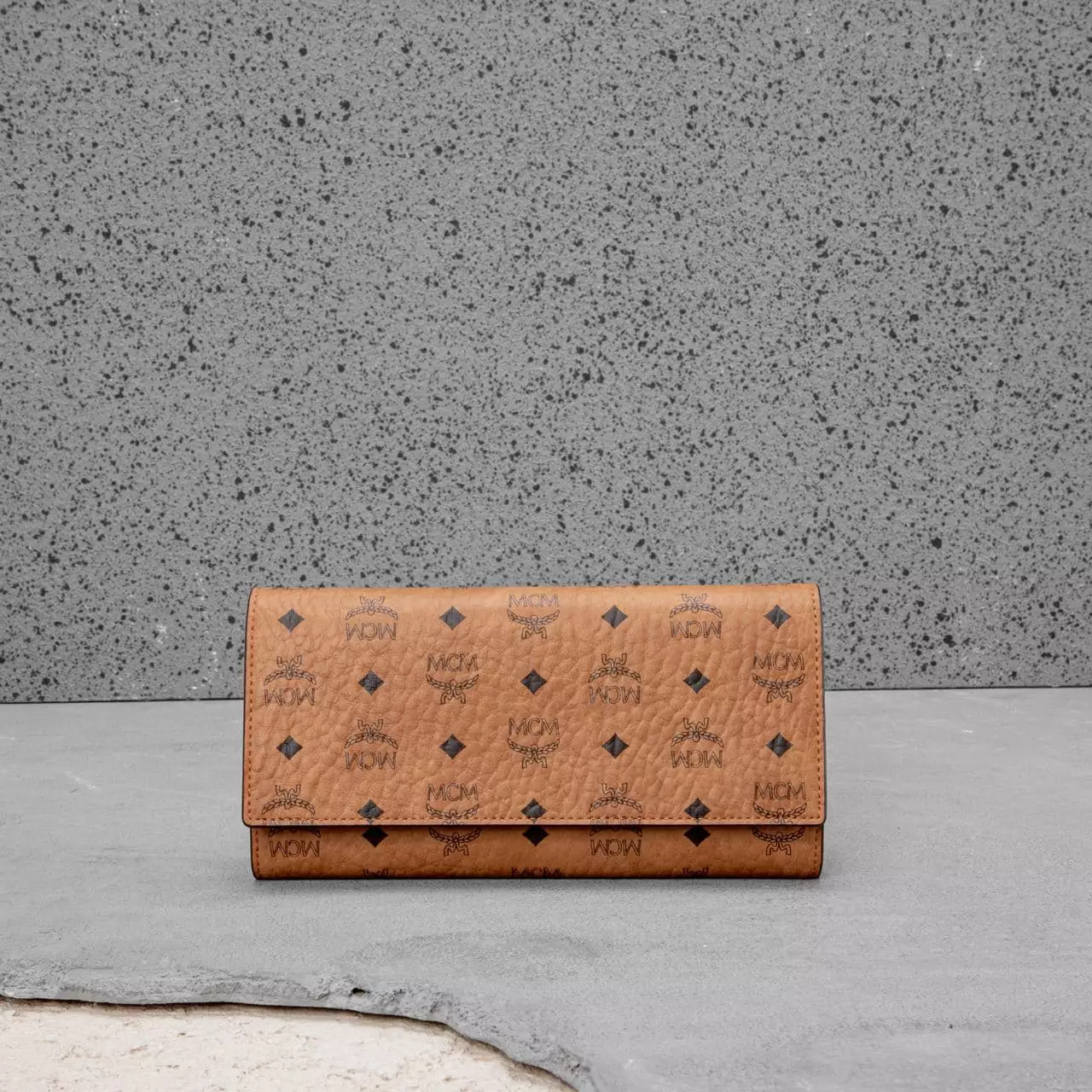 Jual MCM MCM Visetos Original TriFold Wallet Cognac Original 2024 ZALORA Indonesia