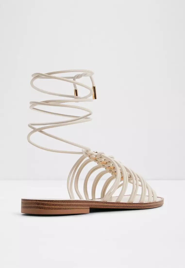 Unoma Flat Sandals