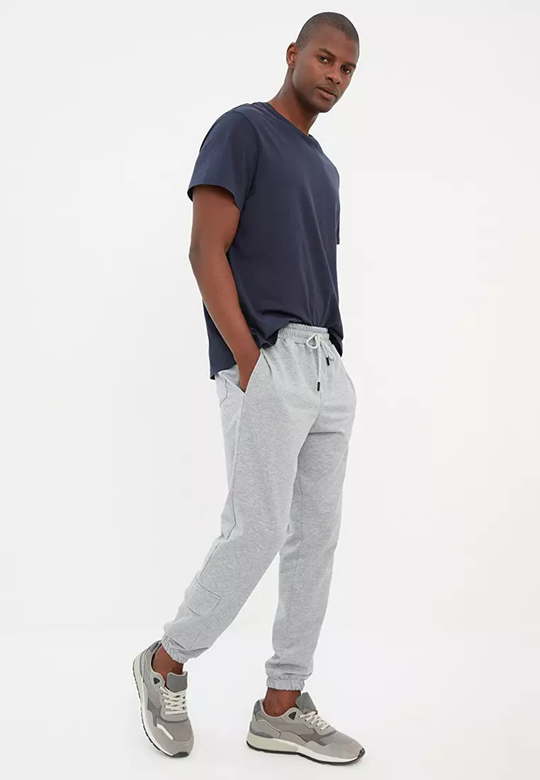 Grey best sale sweatpants trend