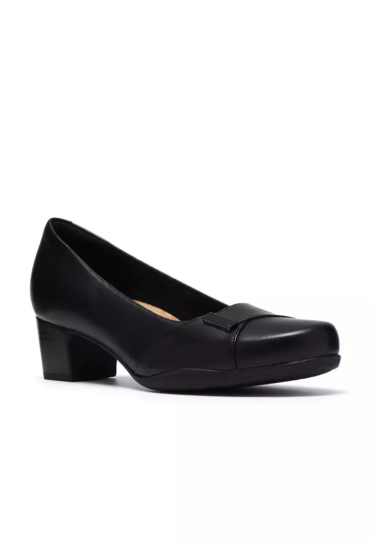 Womens Rosalyn Belle Slip on Shoes Black Leather - Wide Fit