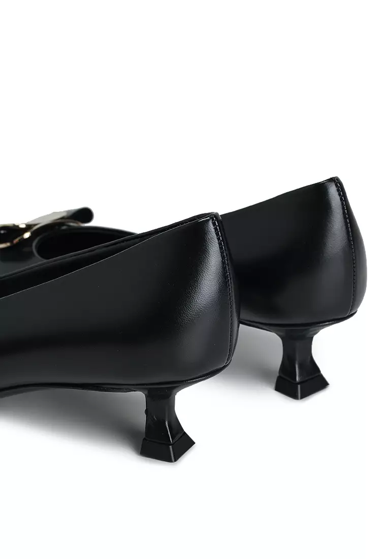 ferragamo low heel pumps