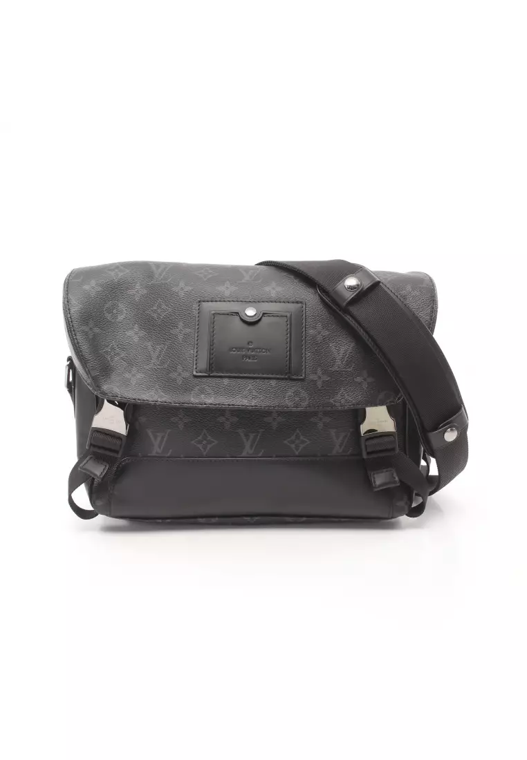 Louis vuitton hotsell messenger bag black