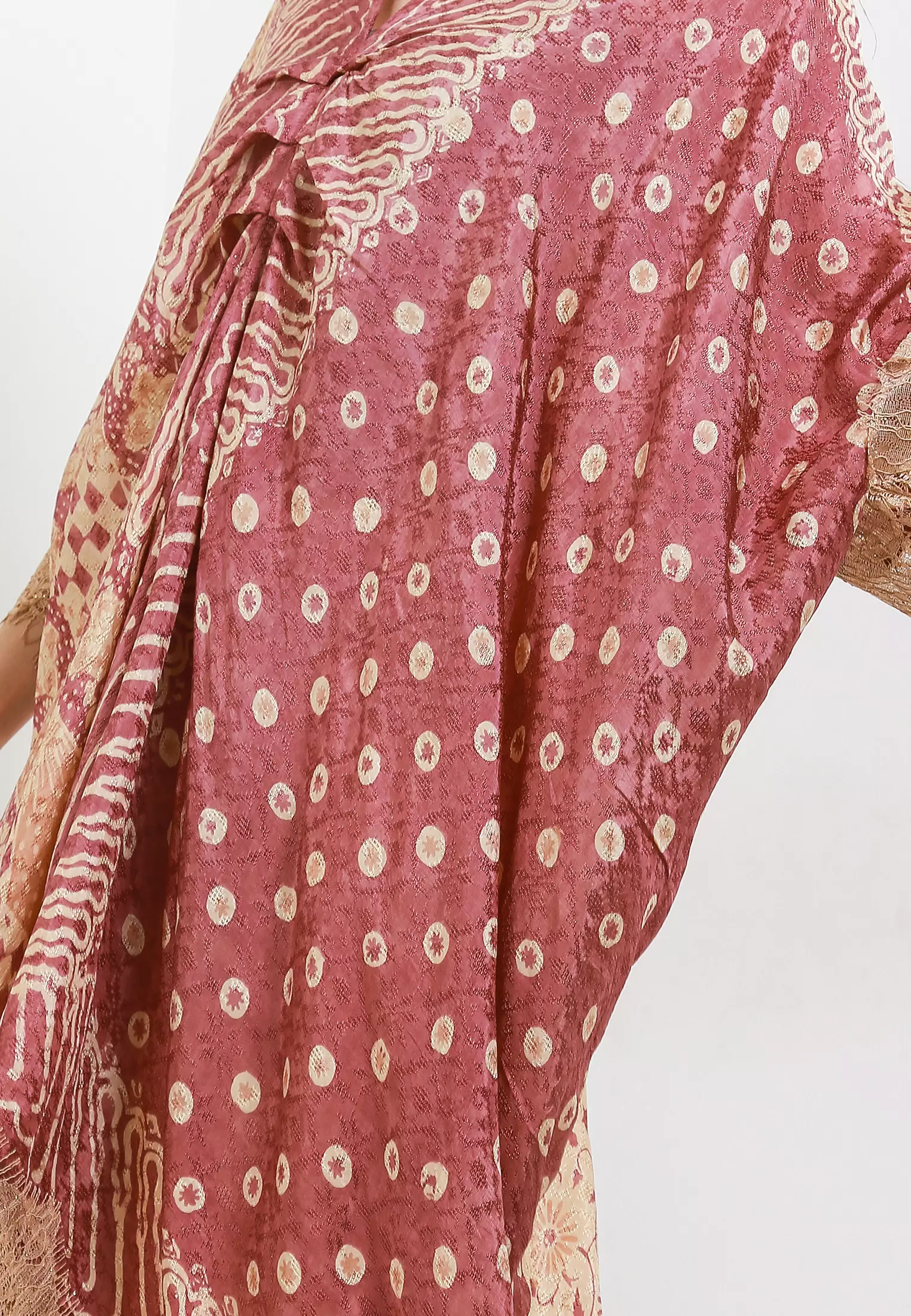 Kaftan Bulan Elvina Batik Tulis Viscose-Dusty pink