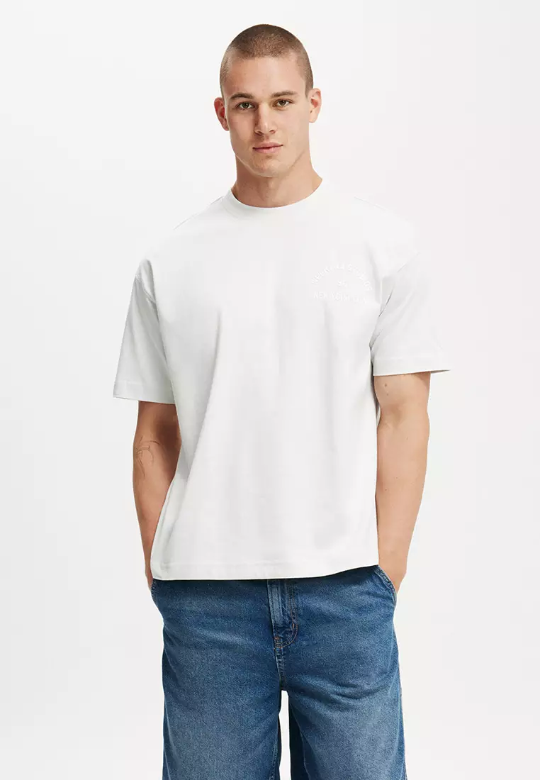 Box Fit Graphic T-Shirt