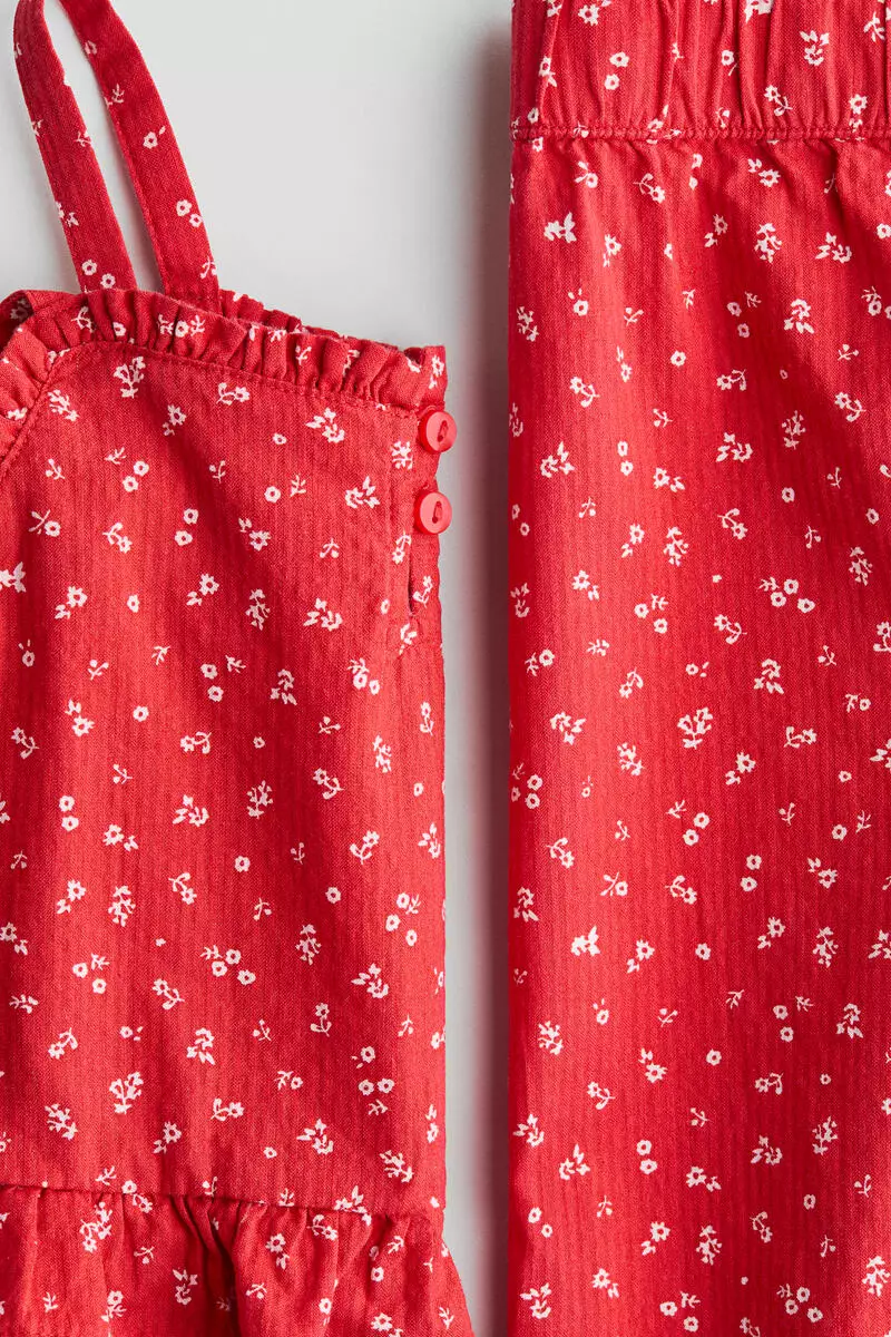 2-piece frill-trimmed seersucker set