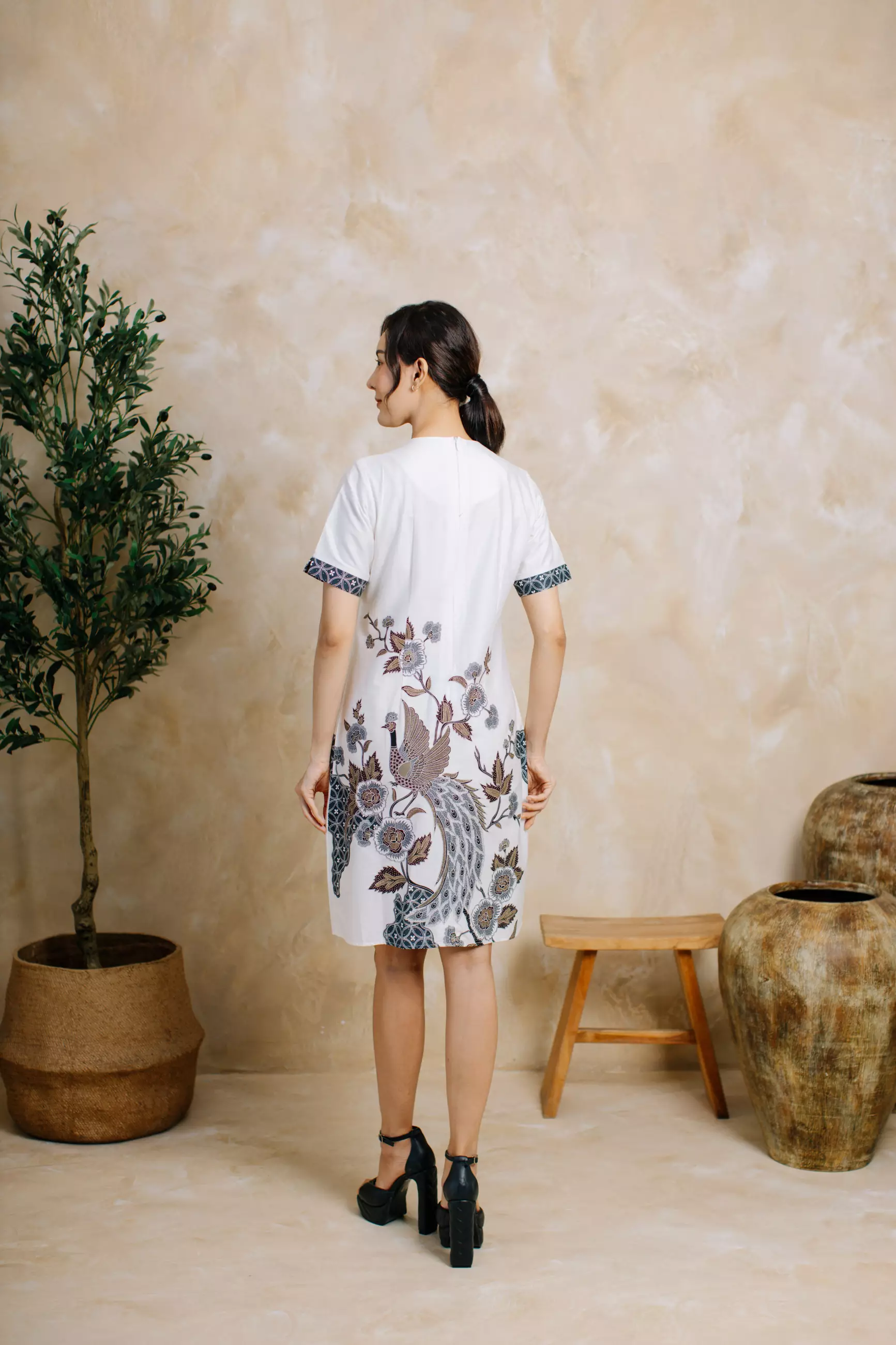 Adyatma Kamala White Dress Batik Wanita Katun Lengan Pendek