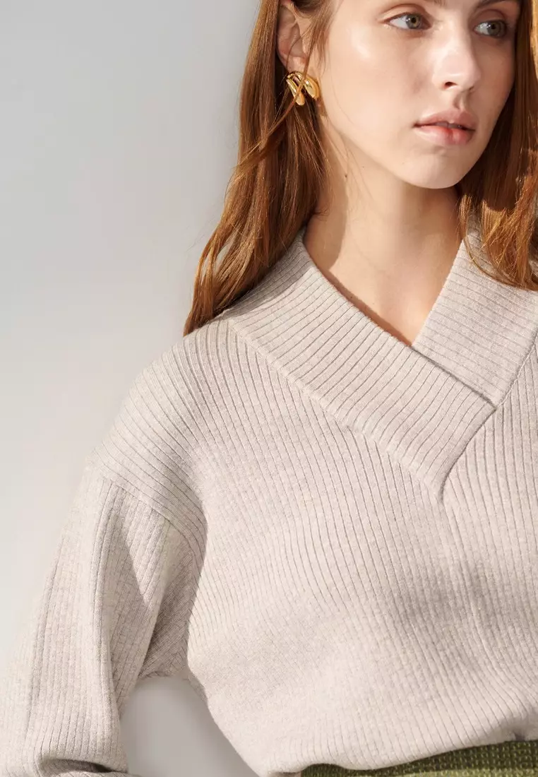 Gray Styled V-neck Sweater