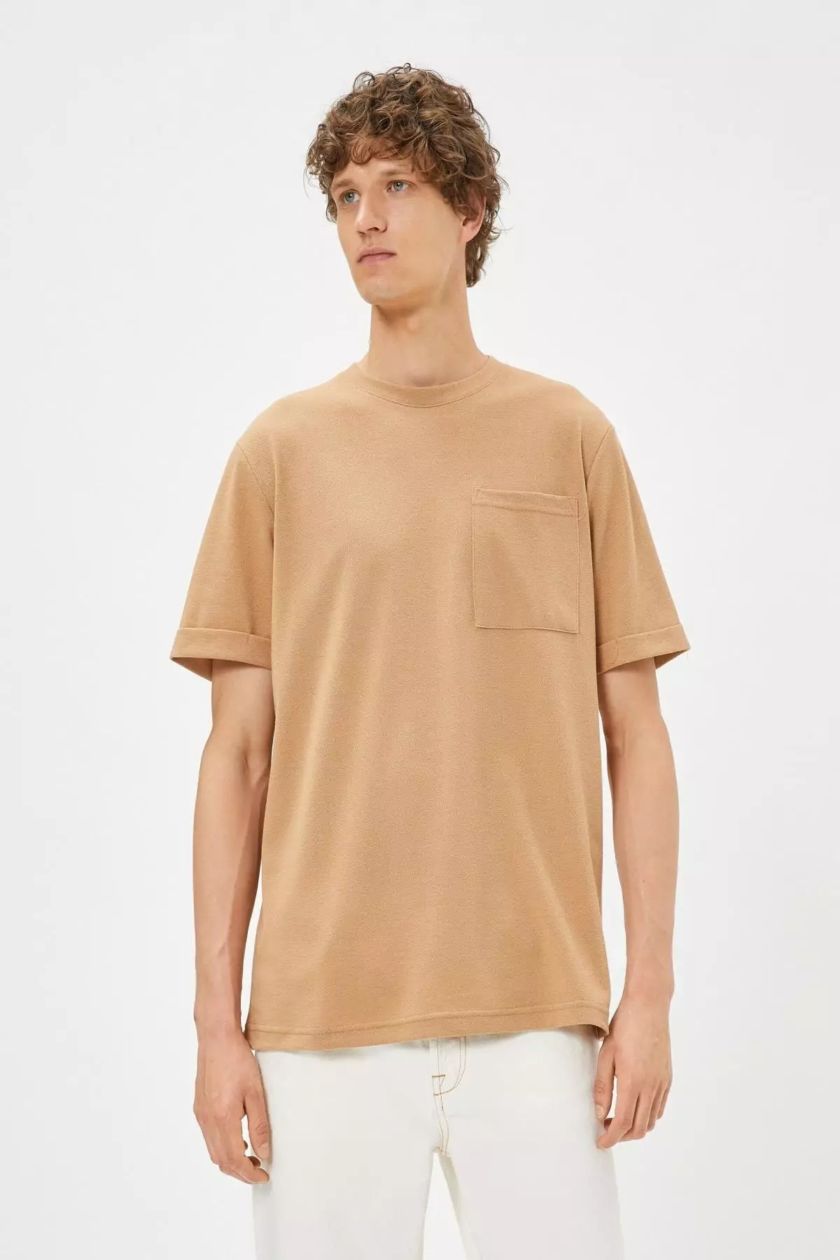 beige t shirt