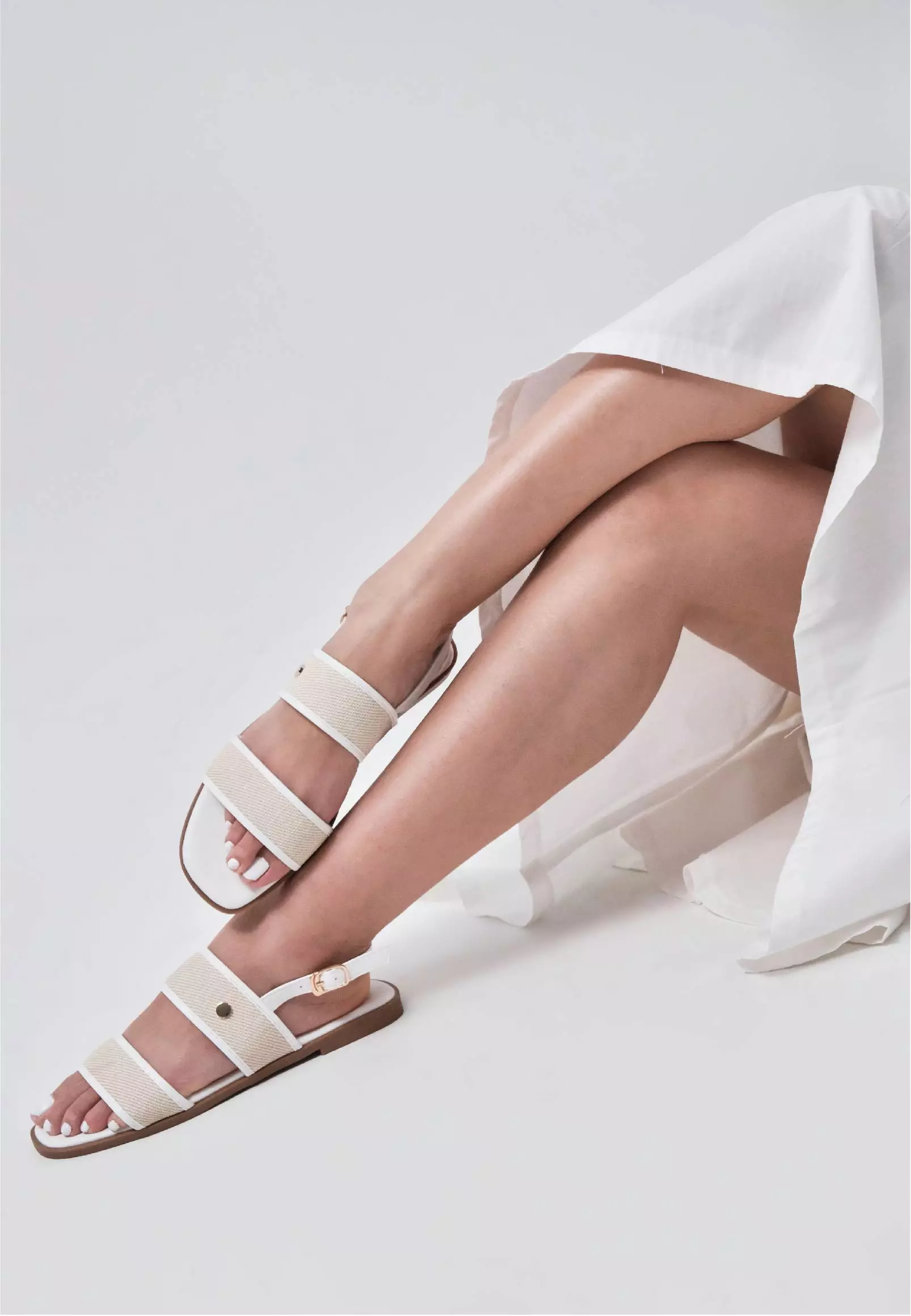 Kai Sandal Tali Wanita Beige