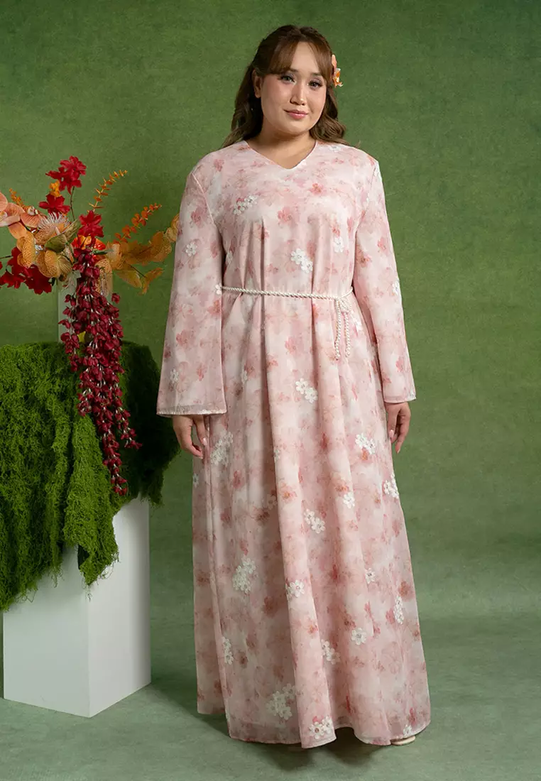 Dalila Plus size Dress with Pearl Belt