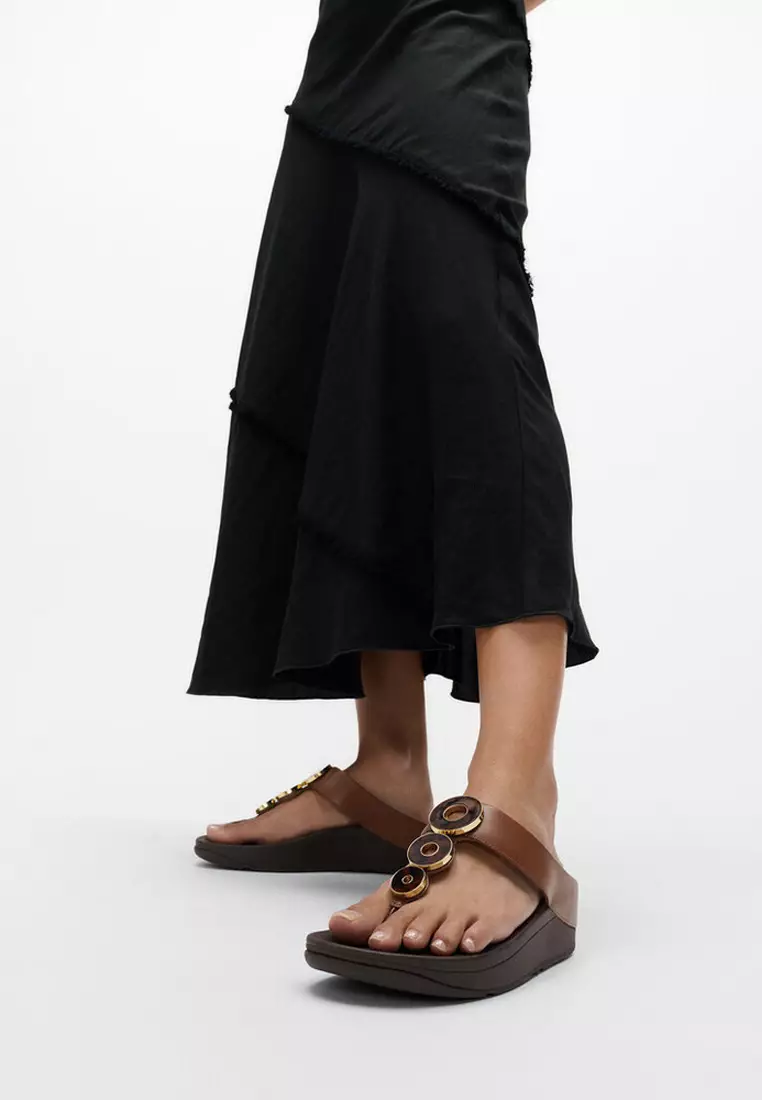 FitFlop FINO Resin-Hoop Leather Toe-Post Sandals - Rich Brown (IB8-864)