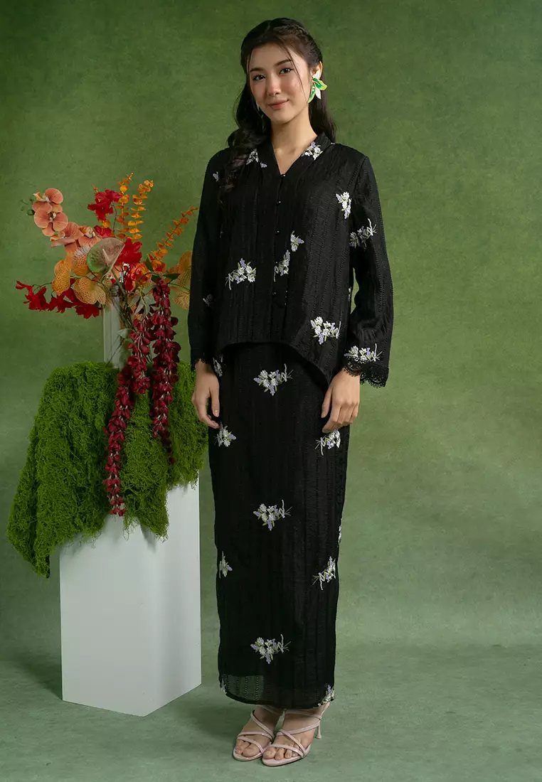 Iyana Handkerchief Kebaya Set