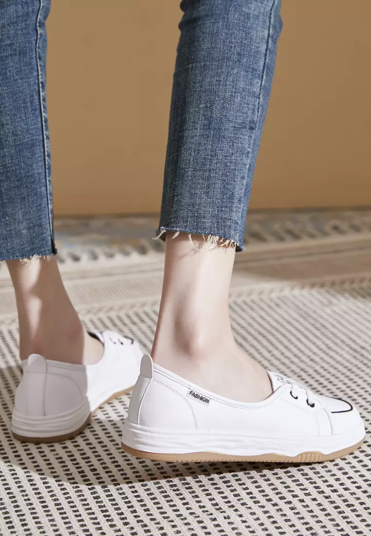 White casual hot sale canvas shoes