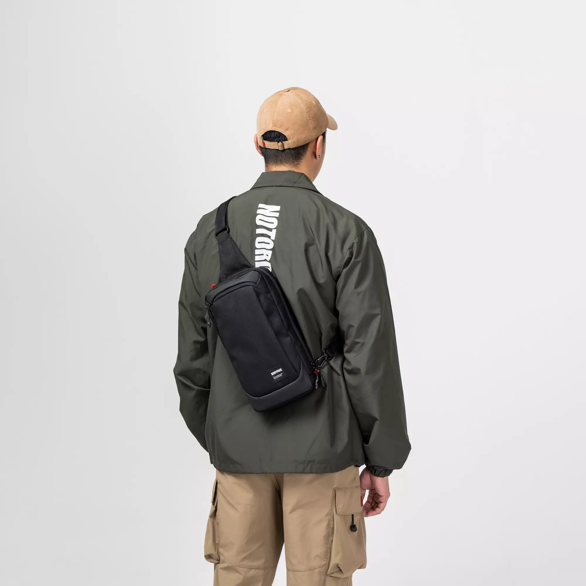 Wanderer Sling 2.0 Sling Bag 7 Inch Tas Selempang Travel Kerja Kuliah Durable Tahan Air 5 L - Hitam