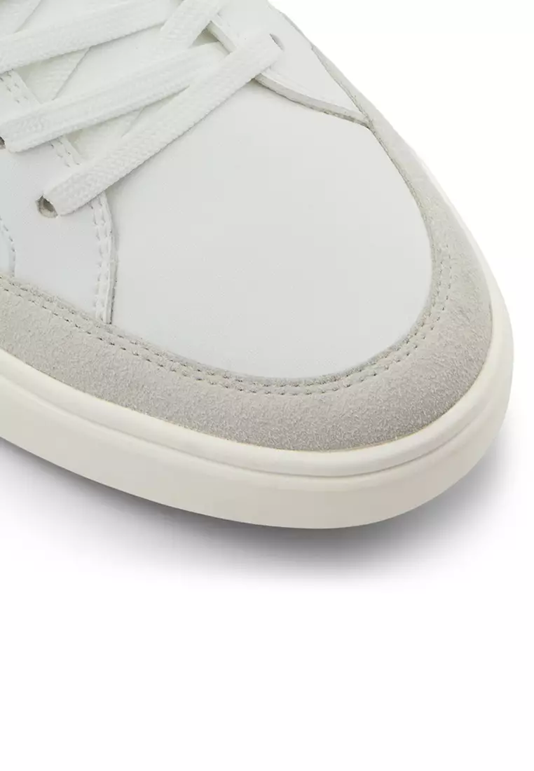 Courtspec Sneakers