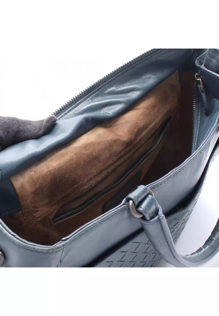 Pre-Loved BOTTEGA VENETA Intrecciato Handbag leather Navy 2WAY