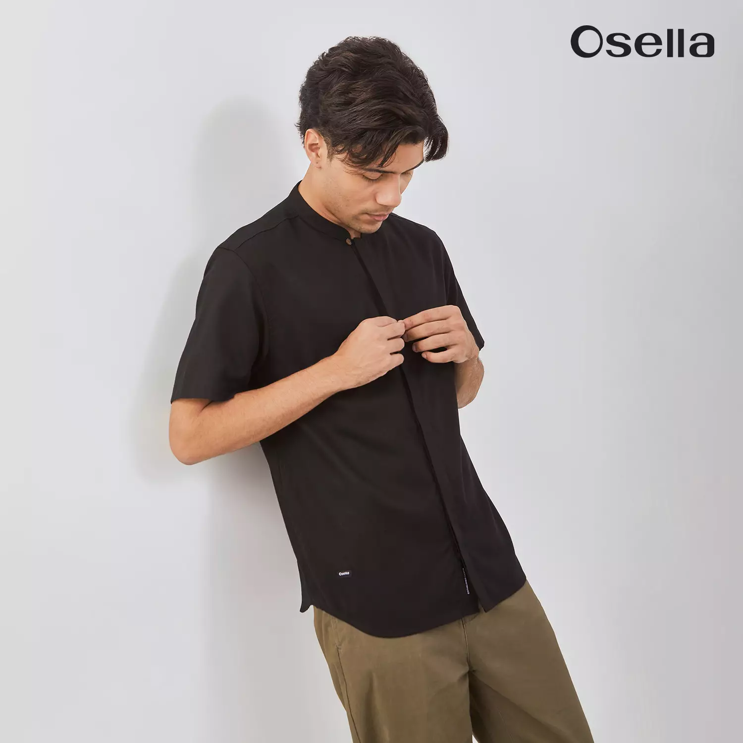 Osella Ziyyad Short Sleeve Stand Collared Shirt 203W660143 | Kemeja Lengan Pendek Pria