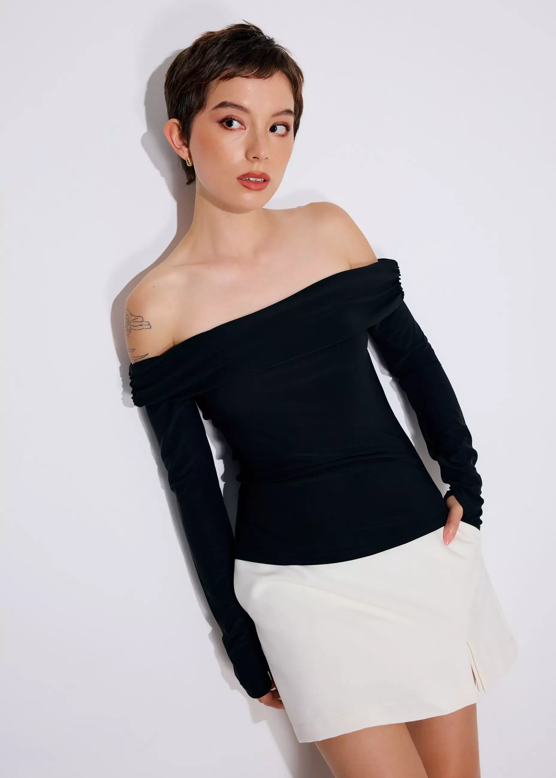 Atasan Wanita - Jersey Off-Shoulder Fitted Top