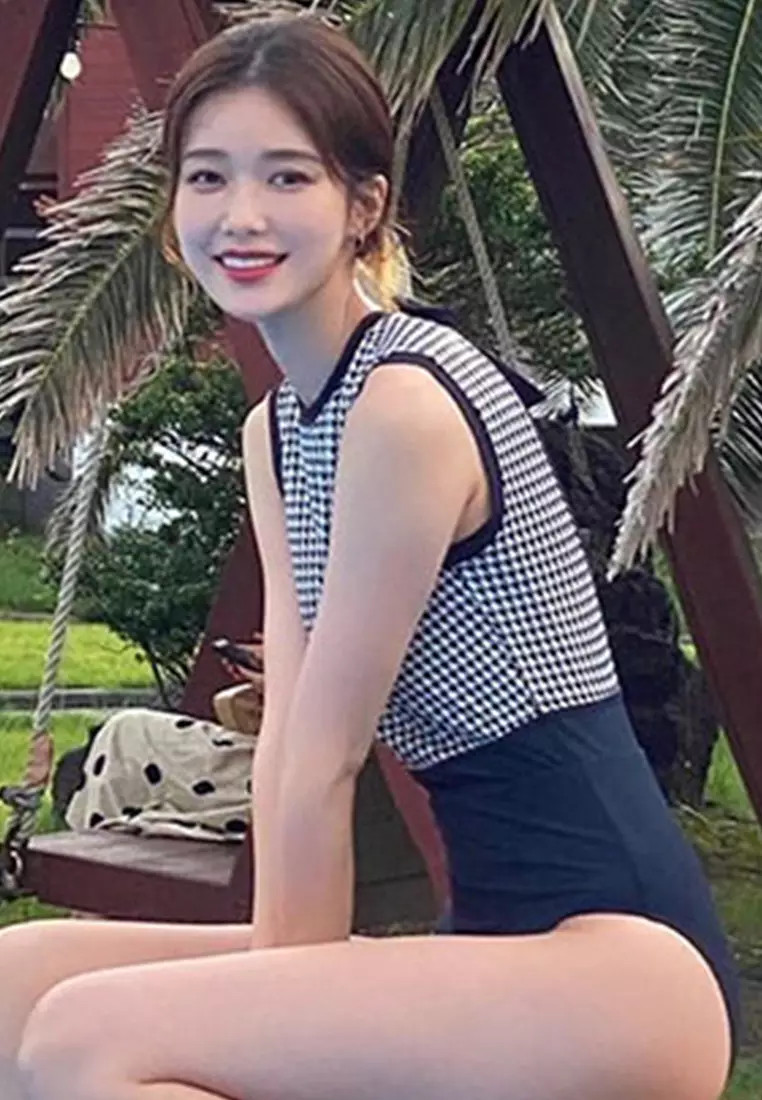 復古千年格露背遮肚連身泳衣 A22031721