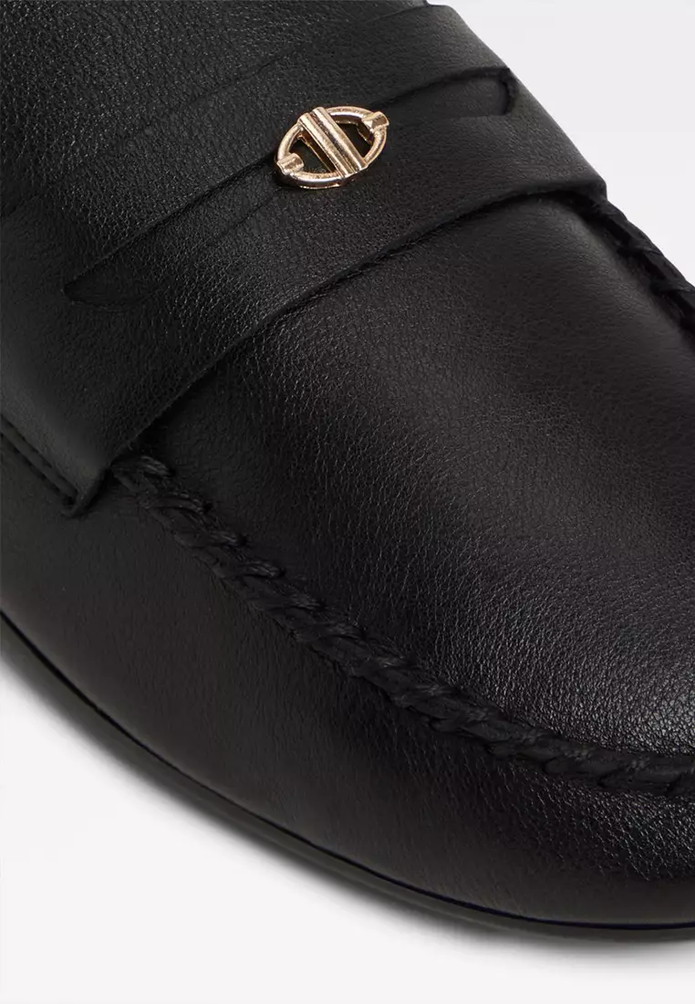 Wylaena Loafers