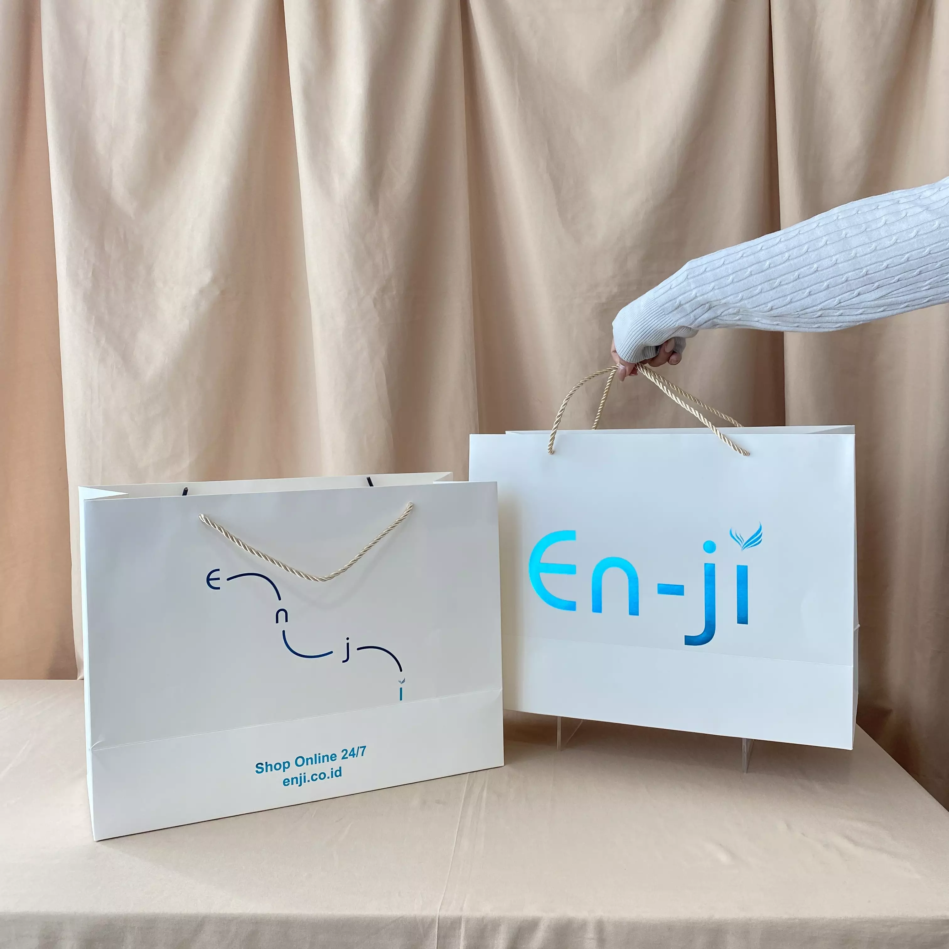 En-ji Paperbag - Cream [Packaging Tas]