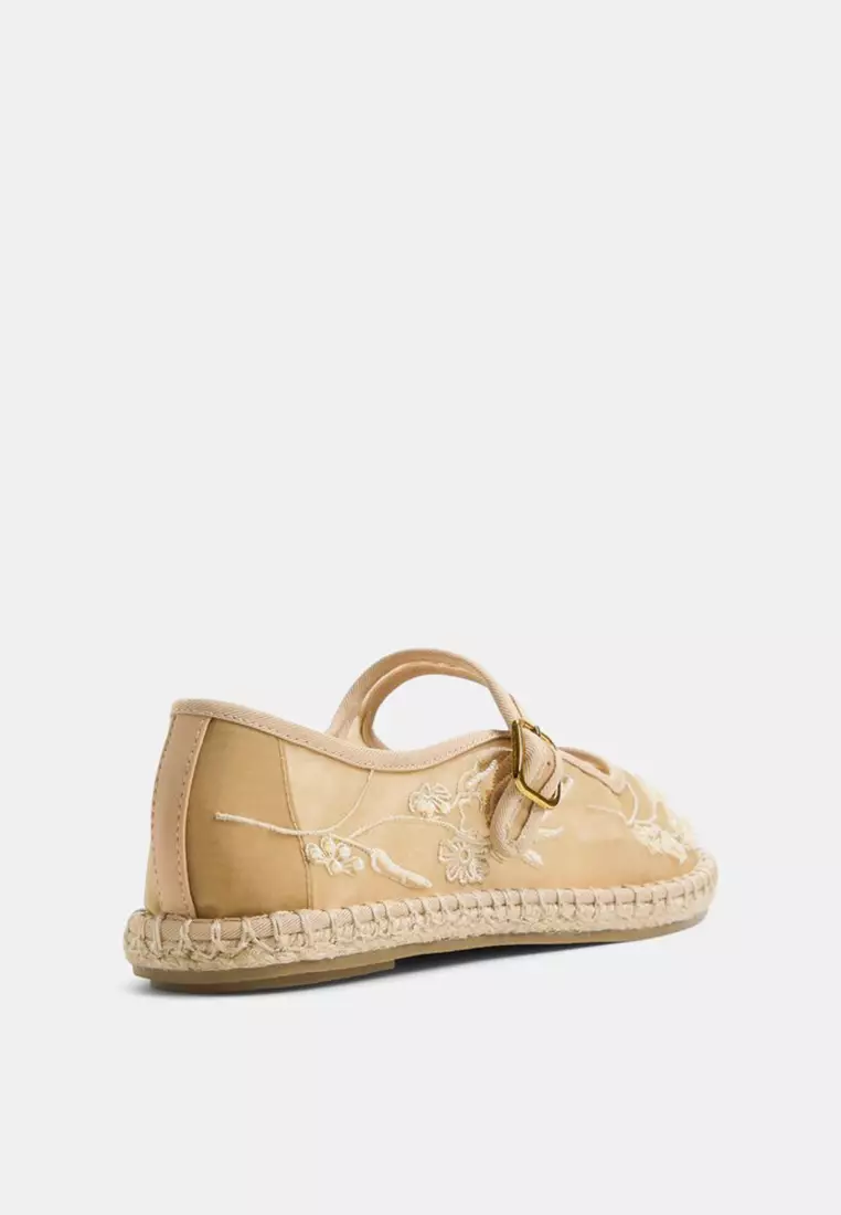 Alisse Flats