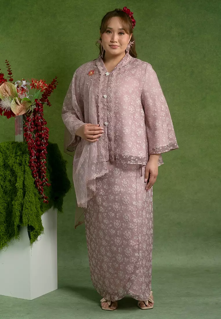 Laila Plus size Kebaya with Shawl