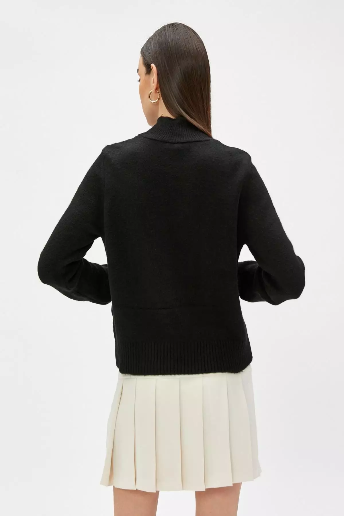 Full black sweater hotsell