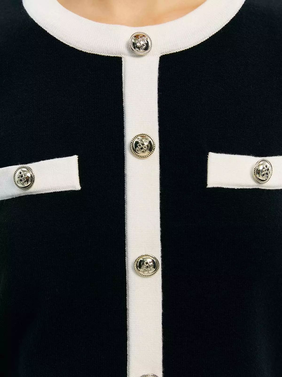 Sleeveless Top with Pomelo Logo Button Details - Black/White