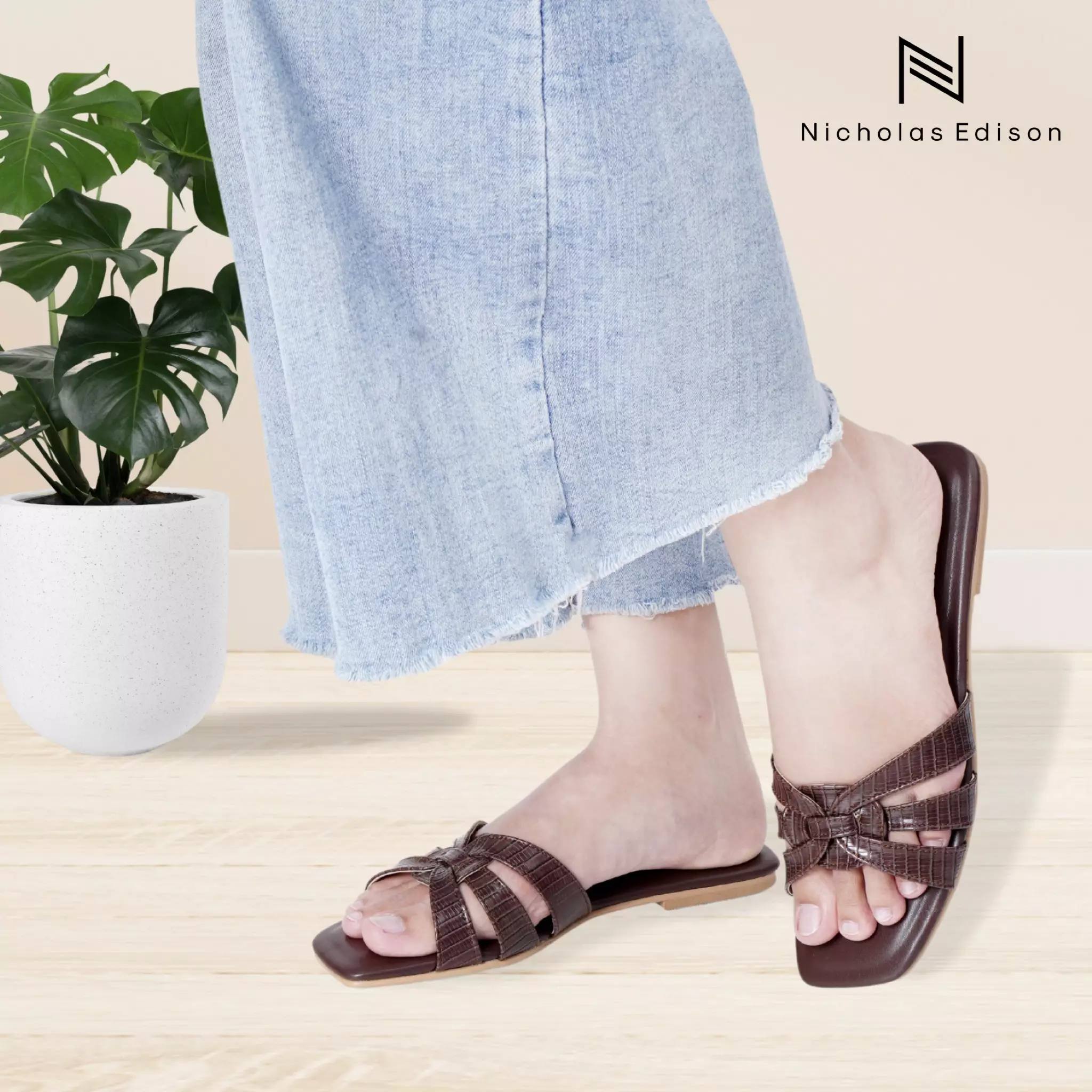 Nicholas Edison Sandal Costa Coffee