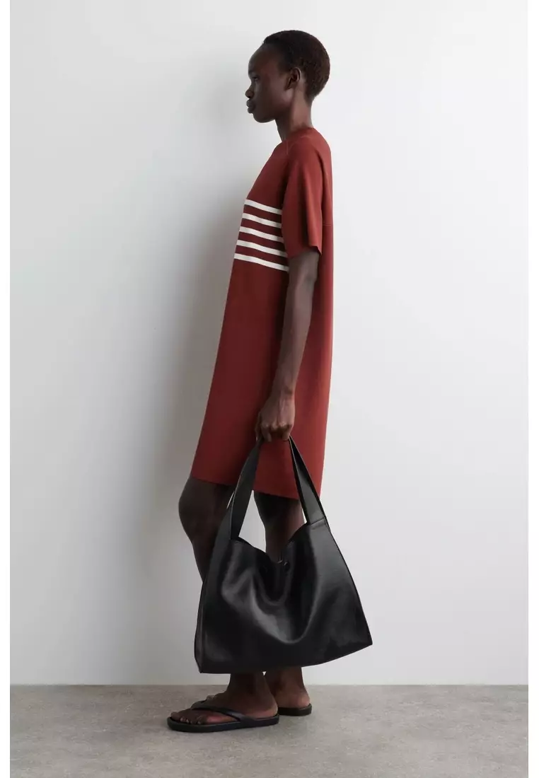 KNITTED T-SHIRT DRESS