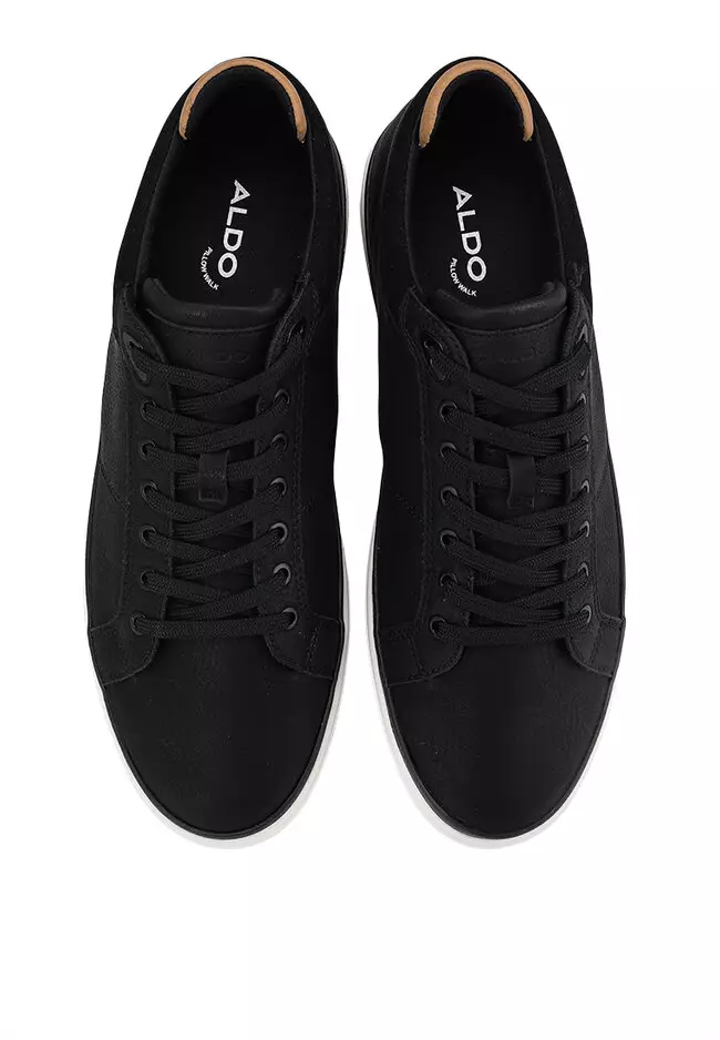 Finespec Sneakers