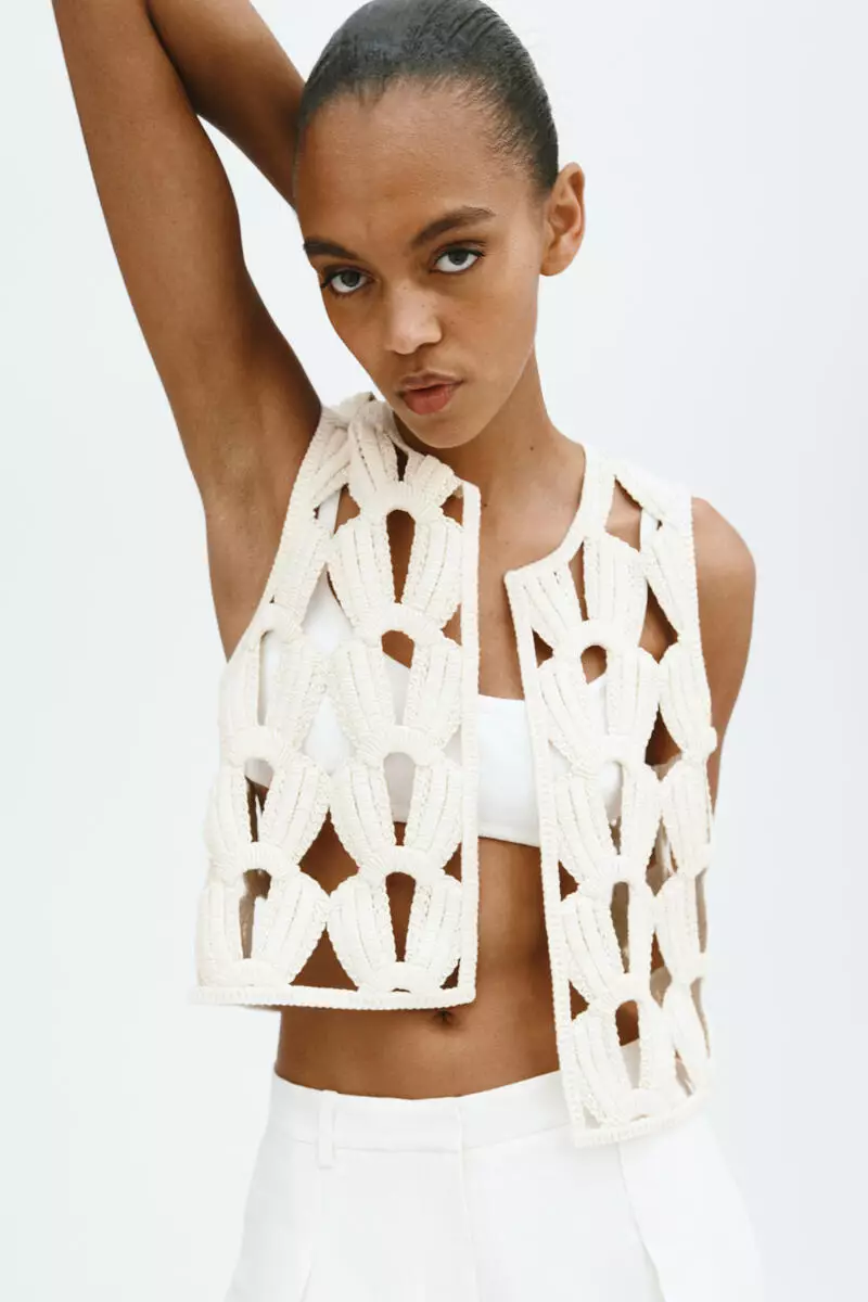 Crochet-look waistcoat