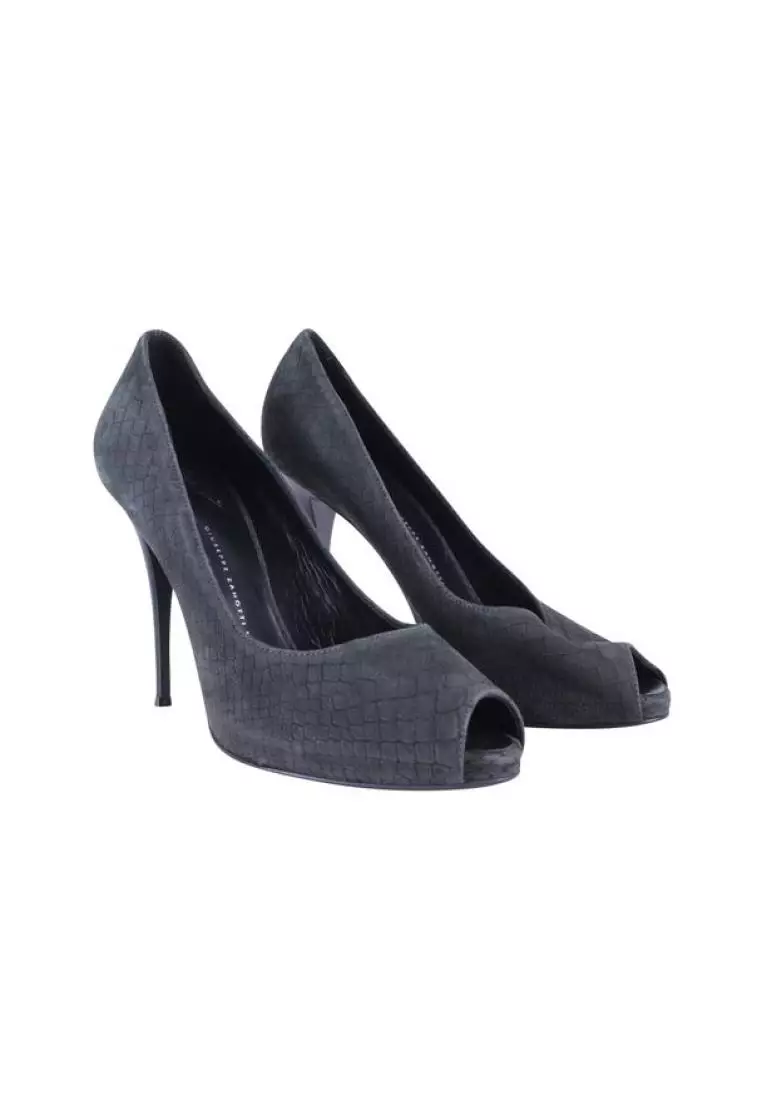 Giuseppe zanotti black hot sale suede heels