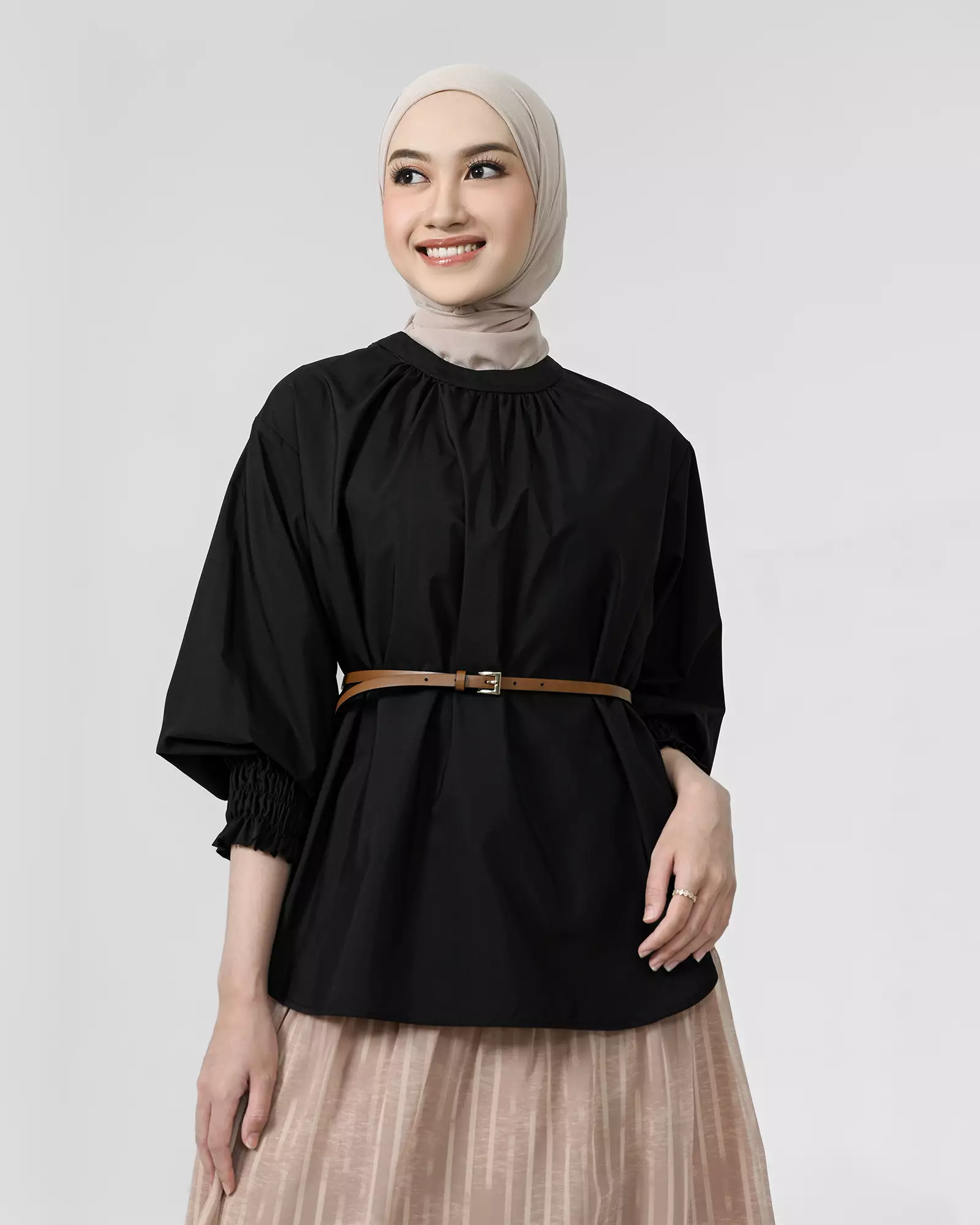 Geulis.id ALLECA BLOUSE - BLACK