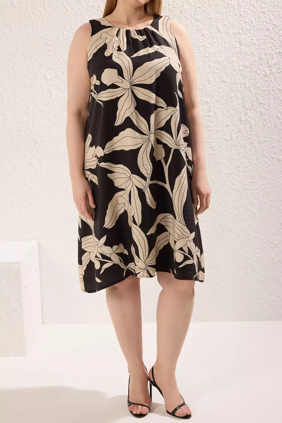 Floral Sleeveless Shift Mini Plus Size Dress