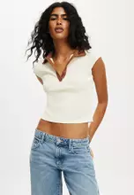 Creme Fraiche/Walnut