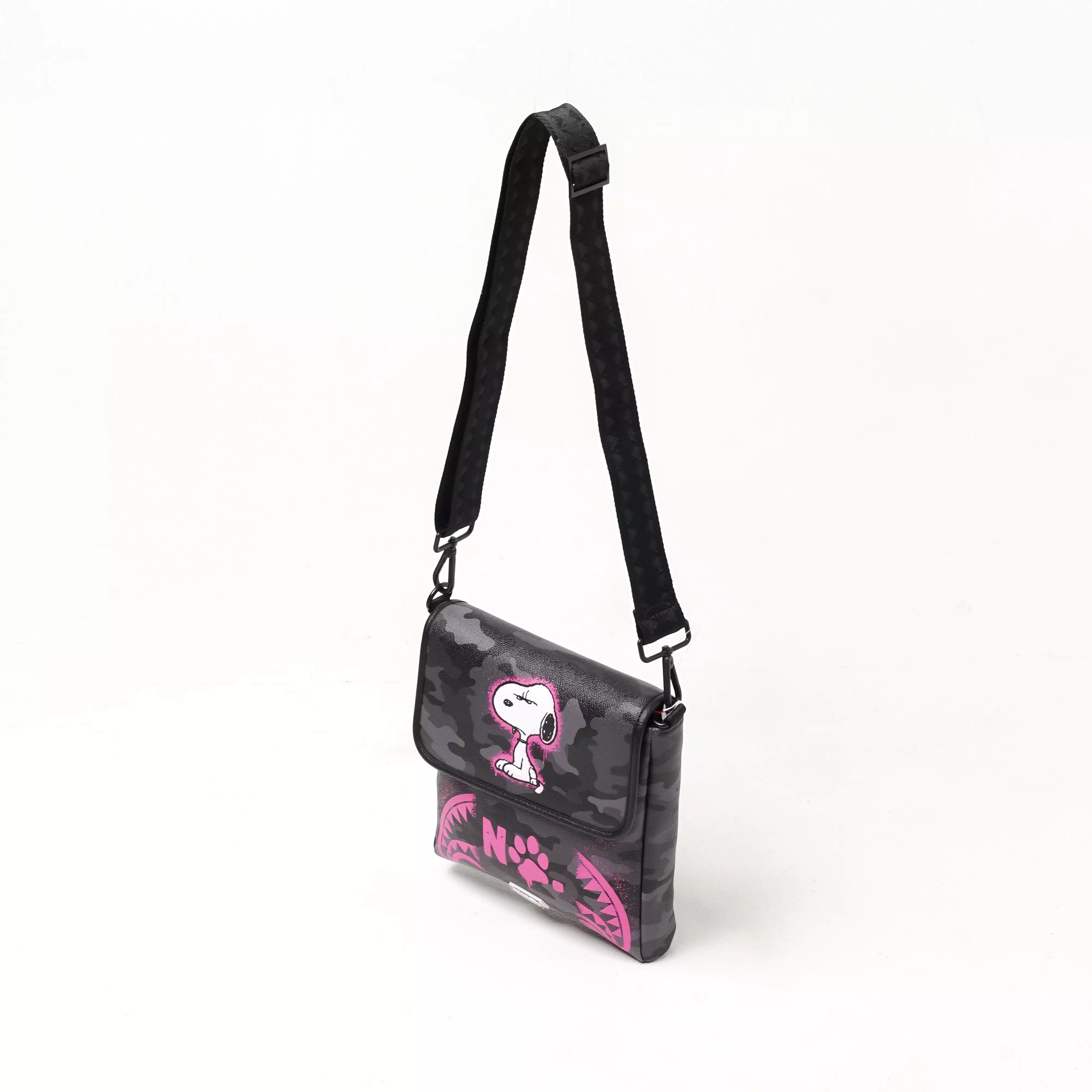 sprayground/スヌーピーメッセンジャースリングショルダーバッグ 新品