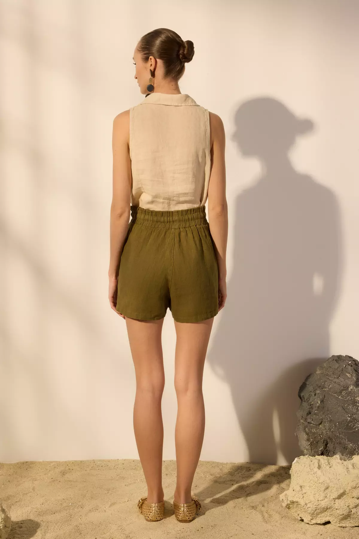 Khaki 1% Linen Elastic Waist High Waist Shorts Twoss26Sr19