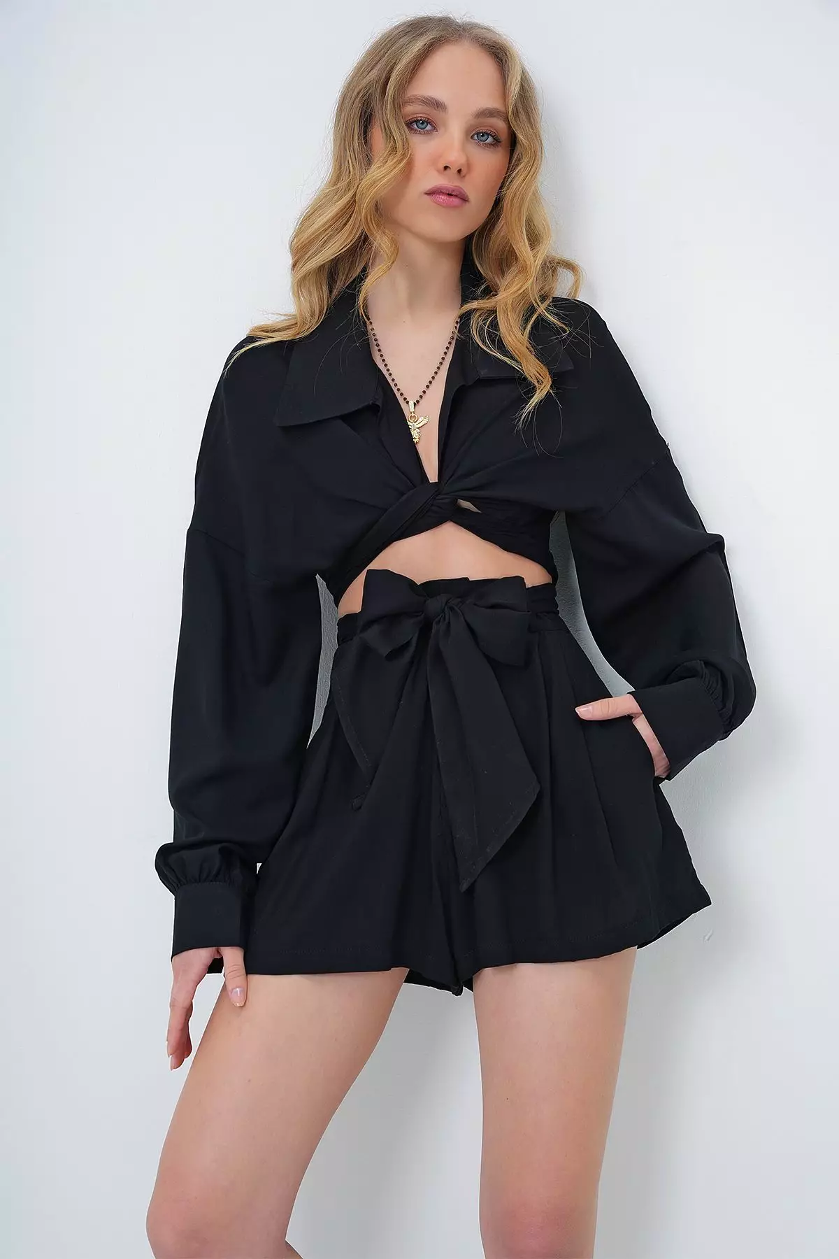 Women's Black Shirt Collar Tie Detail Woven Double Breasted Blouse and Double Pocket Shorts Set