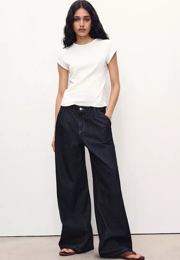 Wide-Leg Pleated Jeans