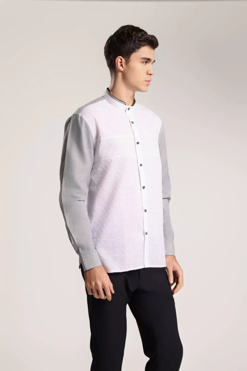 MOC - Kemeja Koko Lengan Panjang Pria Akram - White