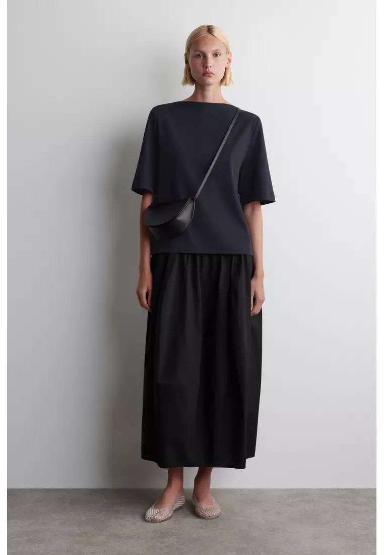 CURVED CROSSBODY BAG - LEATHER