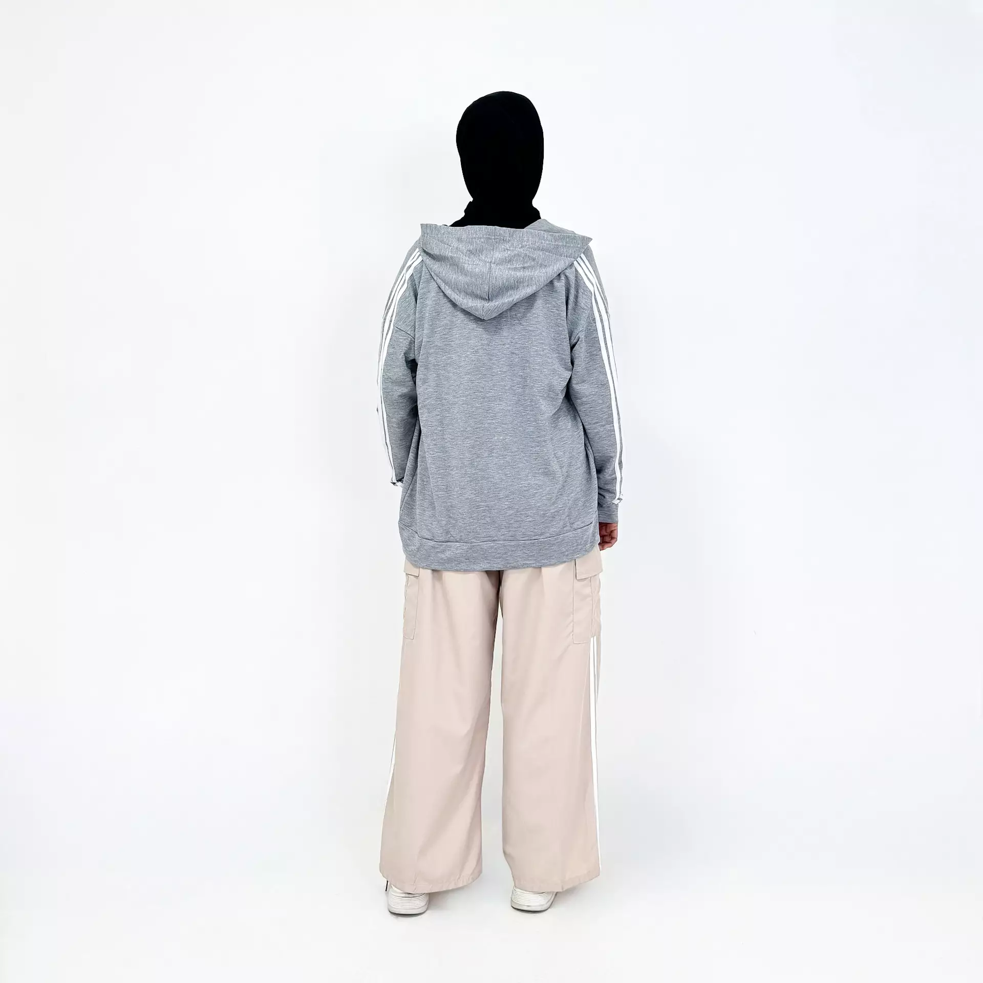 Set Sporty Jacket Manda GREY KREM Setelan Baju Olahraga