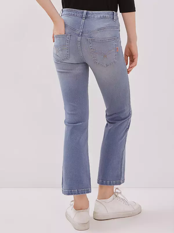DUST Celana Cropped Cutbray Jeans Ranaya Medium Light Blue Comfease (D.3825)