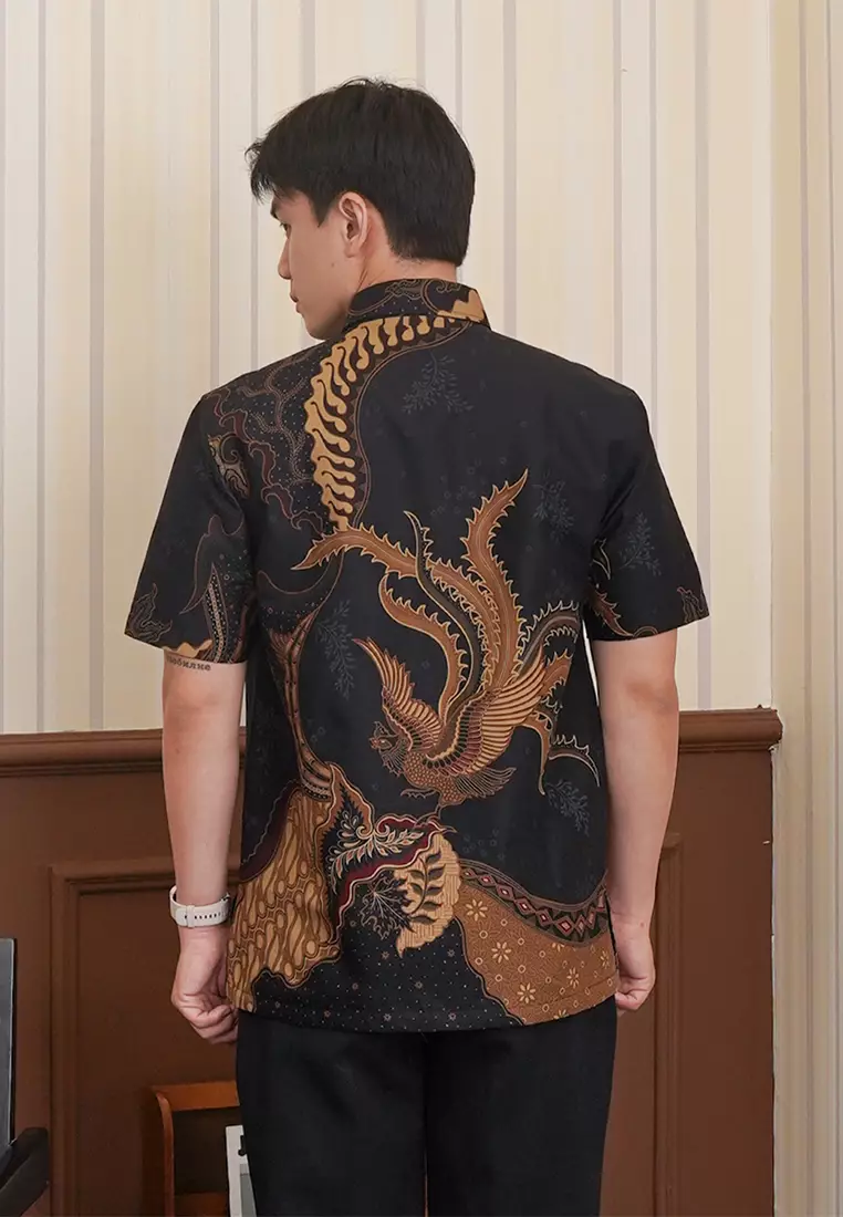 Enzy Batik Essential Kemeja Batik Pria Lengan Pendek Adinata - Black/Brown