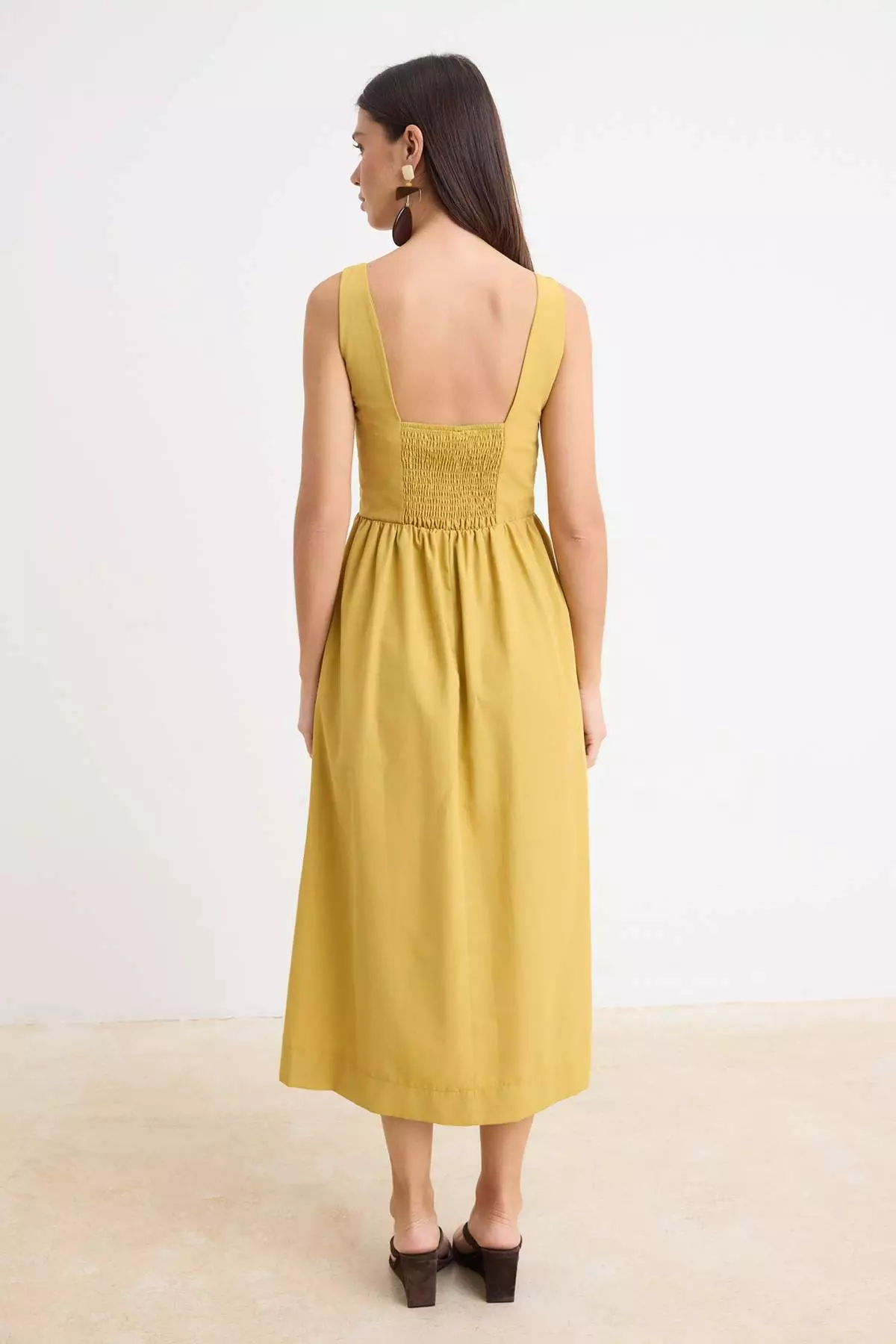 Mustard Straight Skirt With Waist Opening And Pocket Detail Midi Woven Dress Twoss24El00038