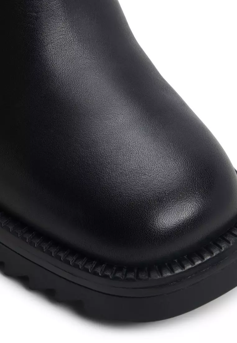 Anneliese Boots